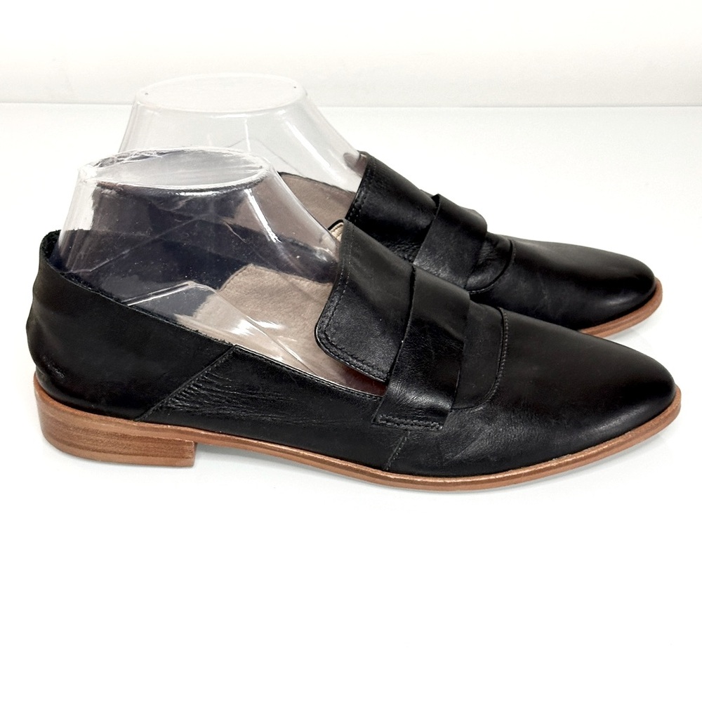 Neiman Marcus Leather Loafer 8.5 Minimalist Black